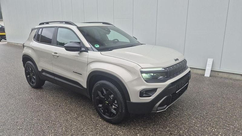 Neu Jeep Avenger 145 PS (106 kW) 2025 Beige SUV