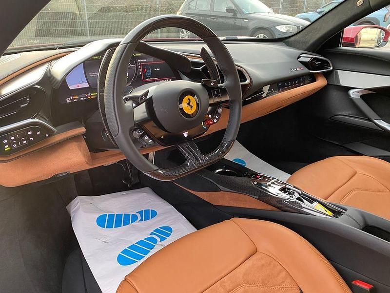 Gebraucht Ferrari 296 829 PS (609 kW) 2024 Rosso mugello Coupé