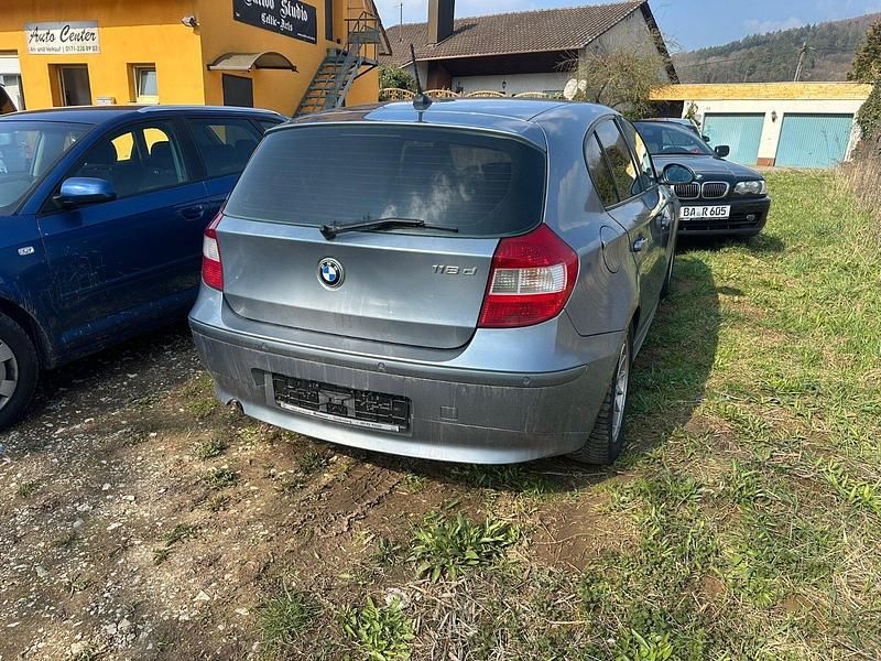Gebraucht BMW 118 122 PS (89 kW) 2005 Grau Kleinwagen