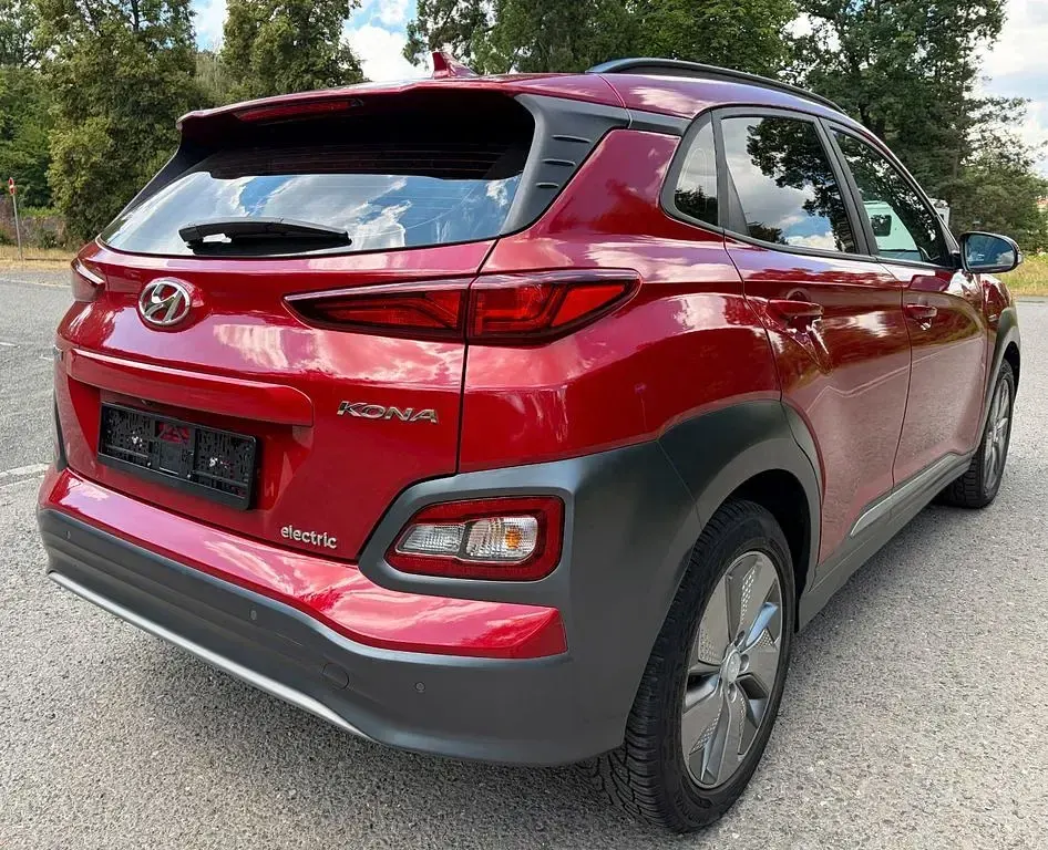 Gebraucht Hyundai Kona 100 kW (136 PS) 2020 Rot SUV