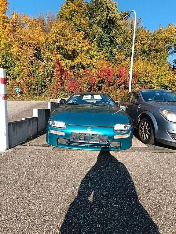 Grün Gebraucht 1996 Mazda 323F Limousine | 1.000 € (Etwas zu teuer) - Bild 1/4