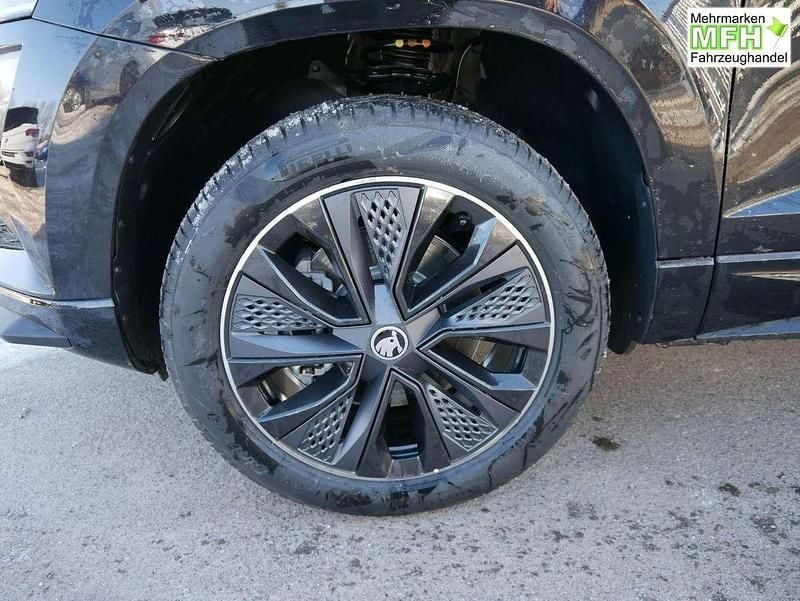 Neu Skoda Karoq SportLine 190 PS (139 kW) 2026 Blackmagic perleffekt SUV