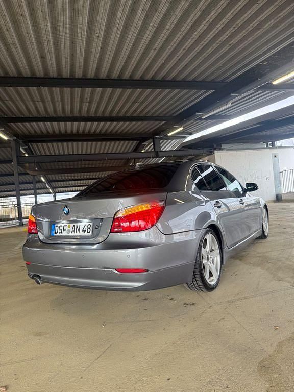 Gebraucht BMW 520 Performance 163 PS (119 kW) 2009 Grau Limousine