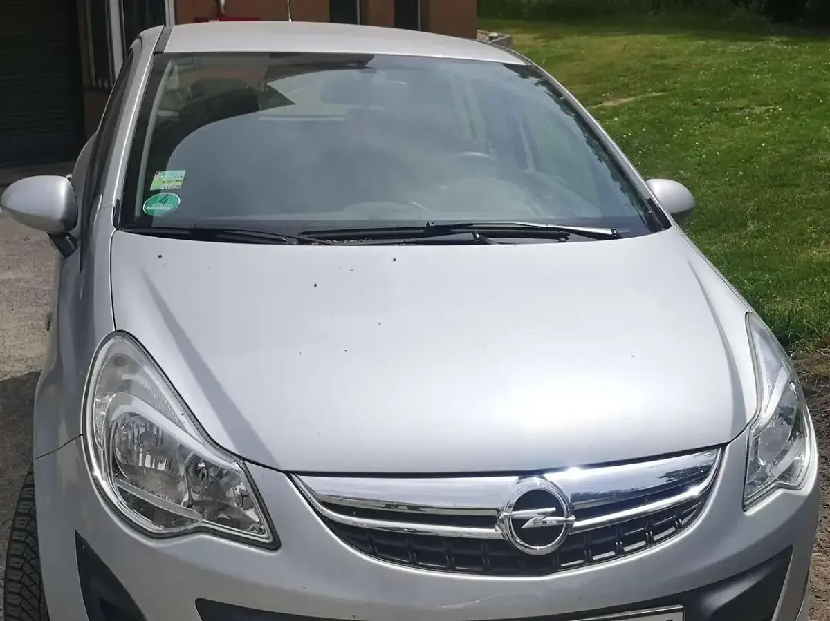 Gebraucht Opel Corsa Eco 69 PS (50 kW) 2012 Silber Kleinwagen