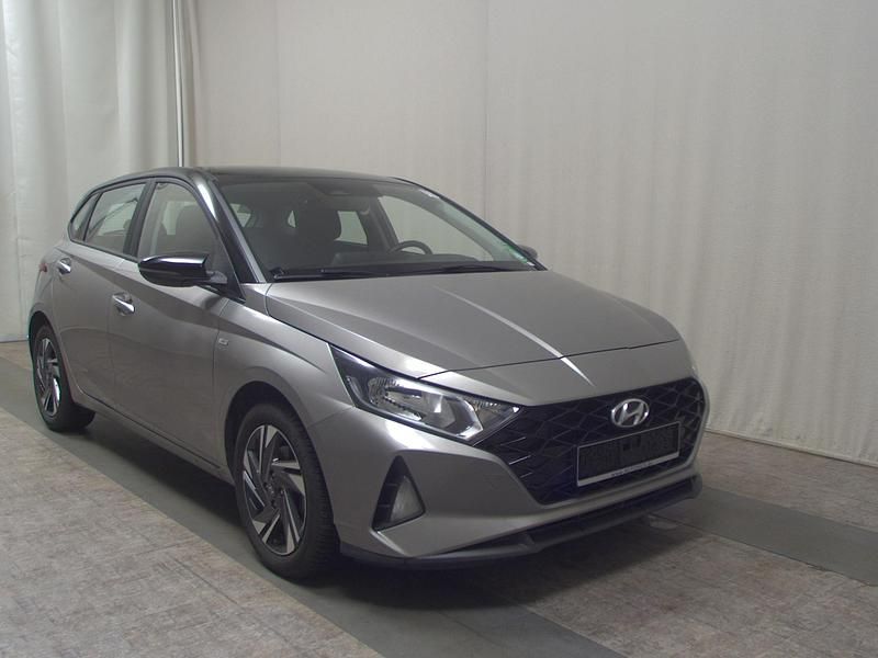 Gebraucht Hyundai i20 101 PS (74 kW) 2022 Grau Kleinwagen