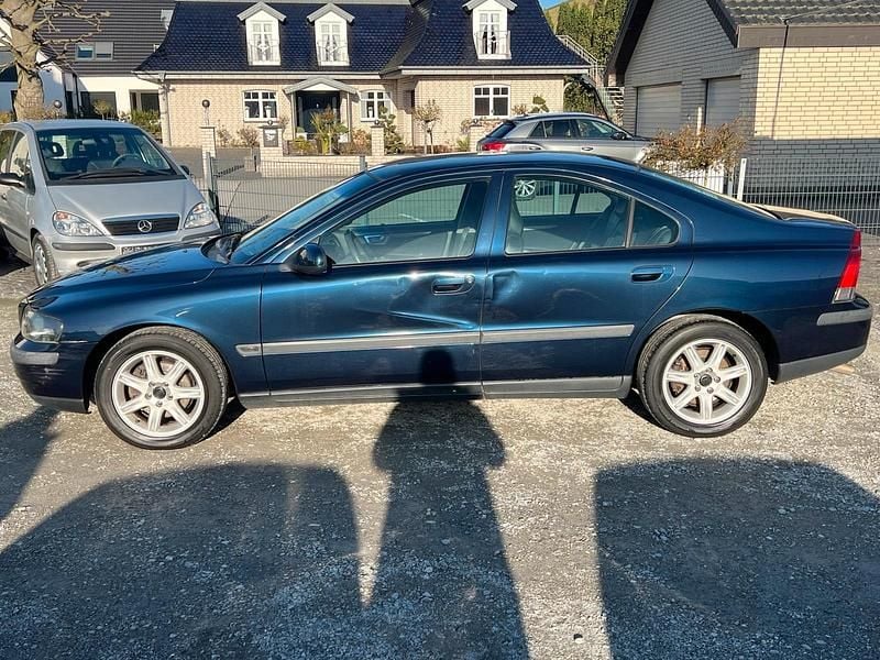Gebraucht Volvo S60 140 PS (102 kW) 2001 Blau Limousine
