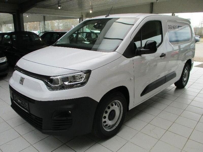 Weiß Gebraucht 2023 Fiat e-Doblò Van / Kleinbus | 26.168 € (Fairer Preis) - Bild 1/3