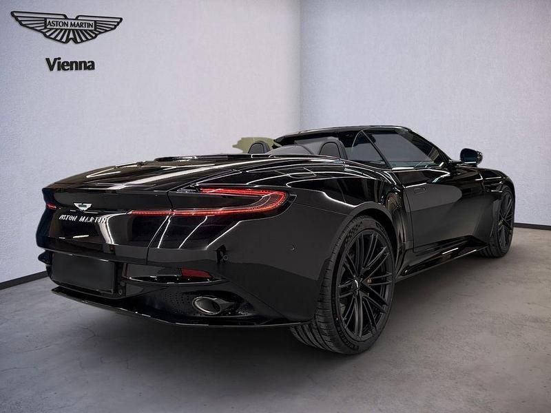 Neu Aston Martin DB12 680 PS (500 kW) 2026 Schwarz Cabrio