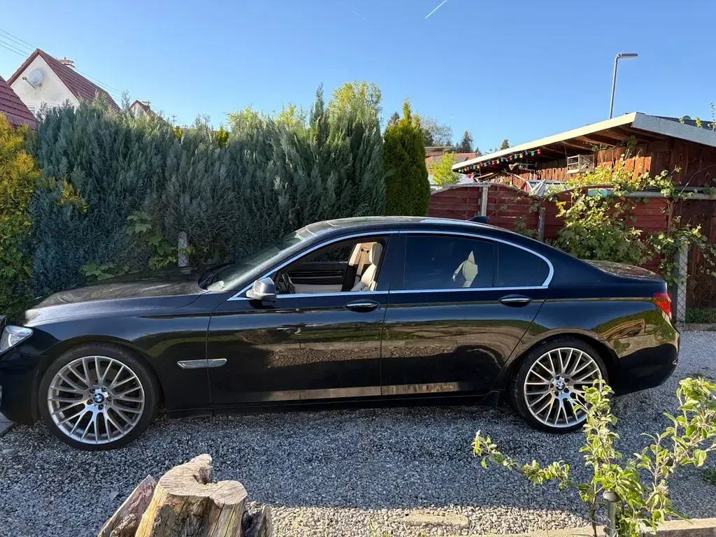 Gebraucht BMW 730 258 PS (189 kW) 2012 Schwarz Limousine
