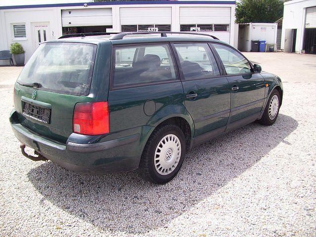 Gebraucht VW Passat Basis 101 PS (74 kW) 1997 Grün metallic Kombi