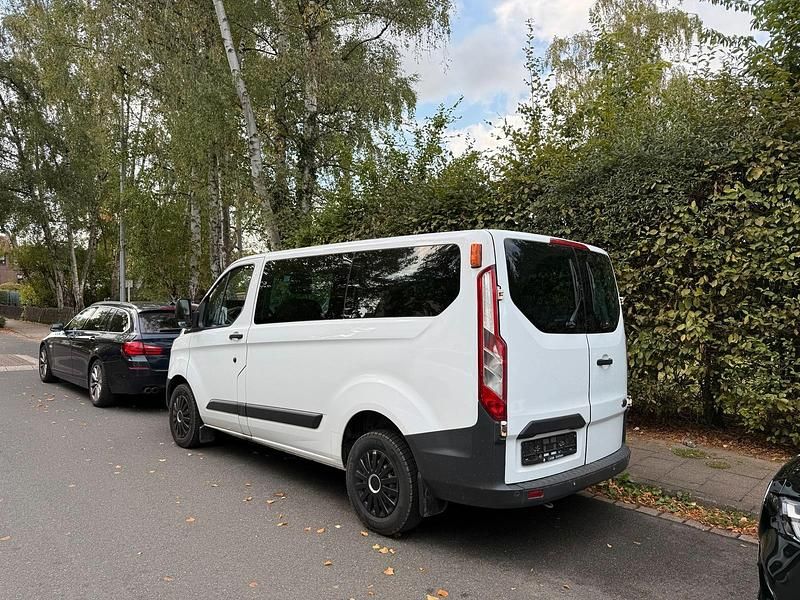 Weiß Gebraucht 2014 Ford Transit Custom Van / Kleinbus | 9.000 € (Teuer) - Bild 1/4