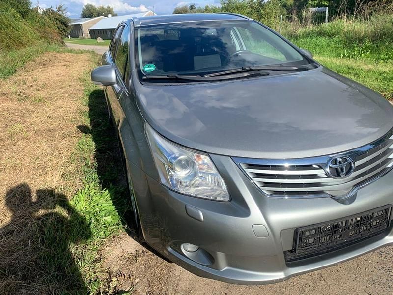 Grau Gebraucht 2010 Toyota Avensis Executive Kombi | 4.700 € (Fairer Preis) - Bild 1/4