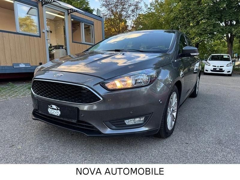 Grau Gebraucht 2018 Ford Focus Cool & Connect Kombi | 5.390 € (Guter Preis) - Bild 1/4