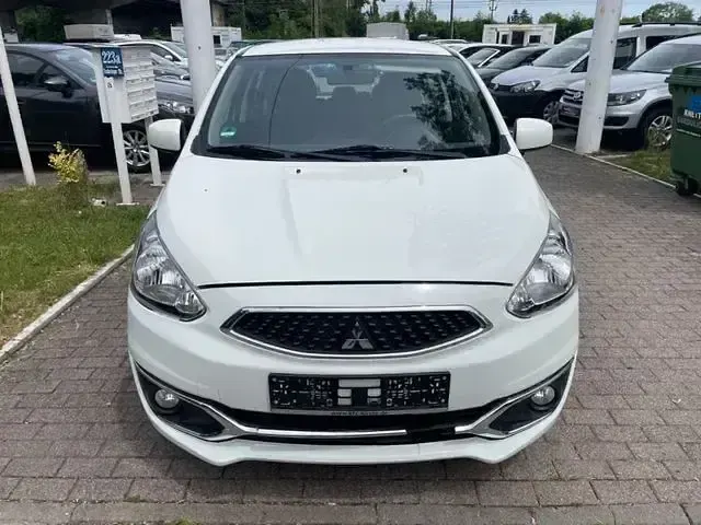 Gebraucht Mitsubishi Space Star Basis 71 PS (52 kW) 2019 Weiß Kleinwagen