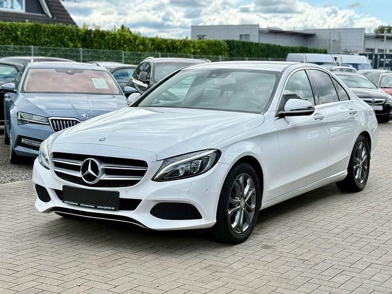 Weiß Gebraucht 2016 Mercedes C200 Edition Limousine | 13.999 € (Guter Preis) - Bild 1/4