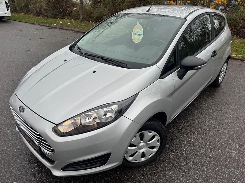Gebraucht 2016 Ford Fiesta Ambiente Kleinwagen | 5.449 € (Guter Preis) - Bild 1/4
