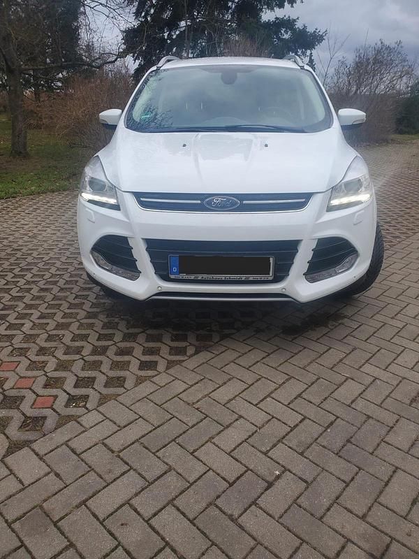Gebraucht Ford Kuga 140 PS (102 kW) 2014 Weiß SUV