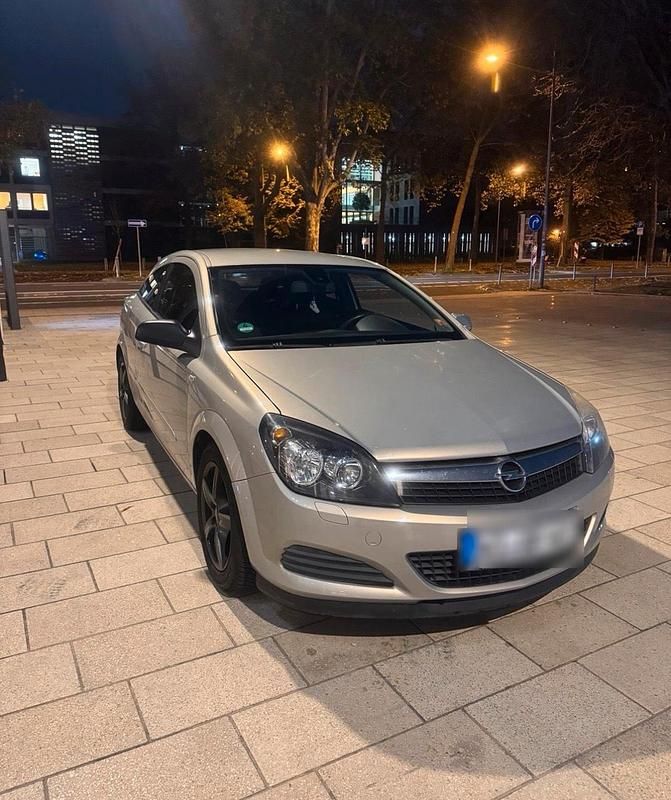 Gebraucht Opel Astra 90 PS (66 kW) 2008 Andere farben Coupé