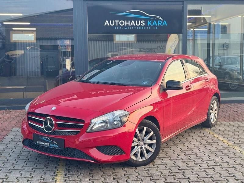 Gebraucht Mercedes A200 136 PS (100 kW) 2013 Rot Limousine