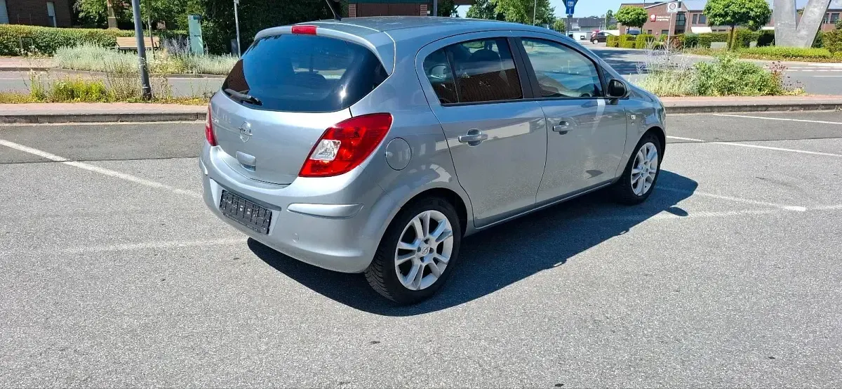 Gebraucht Opel Corsa 74 PS (54 kW) 2010 Grau Kleinwagen
