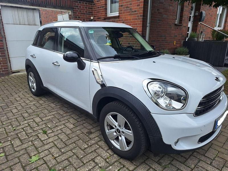 Weiß Gebraucht 2015 Mini One Countryman SUV | 10.300 € (Fairer Preis) - Bild 1/4