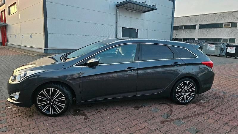 Gebraucht Hyundai i40 116 PS (85 kW) 2014 Schwarz Kombi