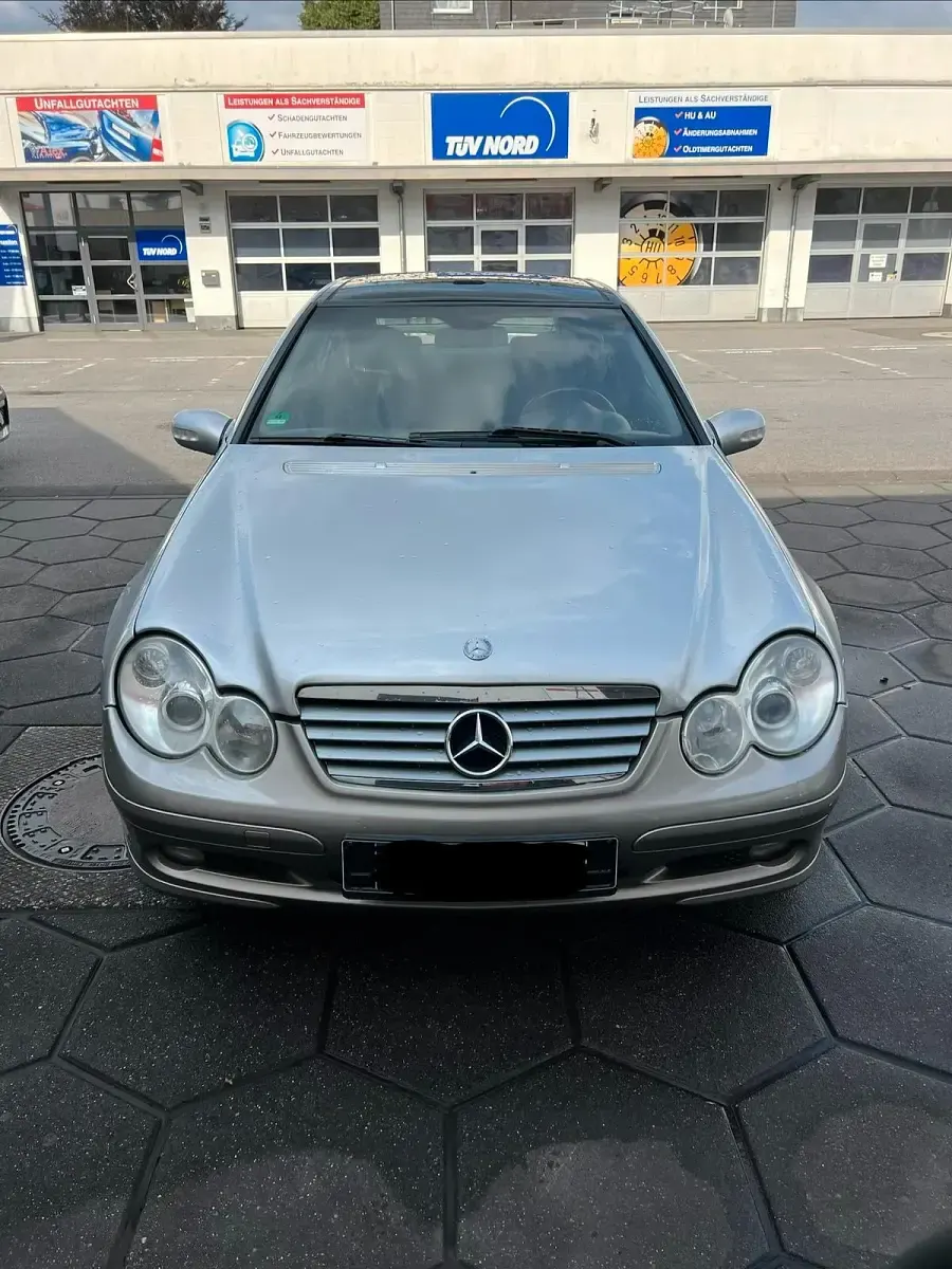 Gebraucht Mercedes C200 163 PS (119 kW) 2004 Silber Coupé