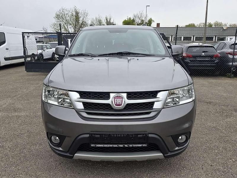 Gebraucht Fiat Freemont 170 PS (125 kW) 2012 Grau SUV