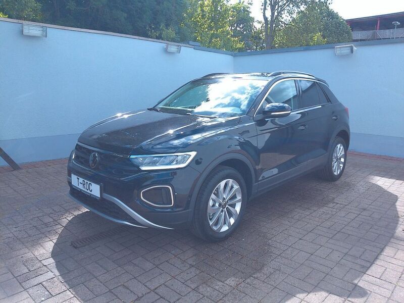 Schwarz Neu 2025 VW T-Roc Life SUV | 32.990 € (Guter Preis) - Bild 1/4