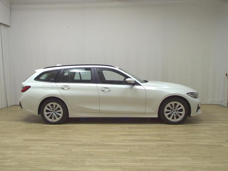 Gebraucht BMW 320 Advantage 190 PS (139 kW) 2021 Weiss Kombi