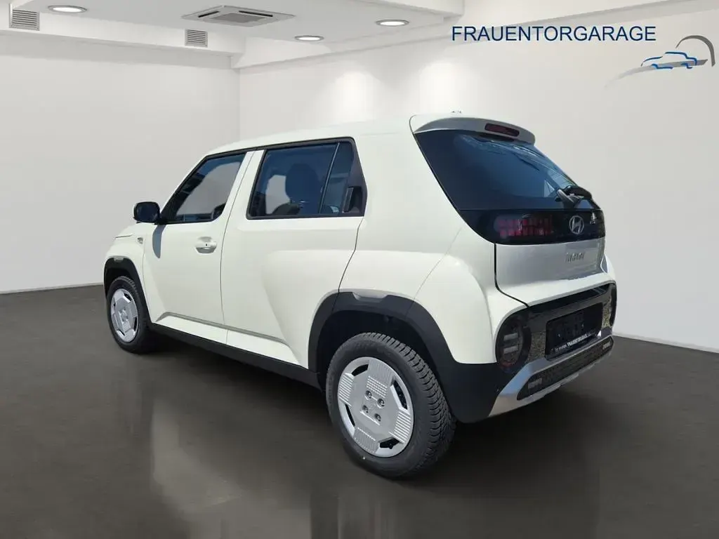 Gebraucht Hyundai Inster Select 71 kW (97 PS) 2025 Unbleached ivory / sol Kleinwagen