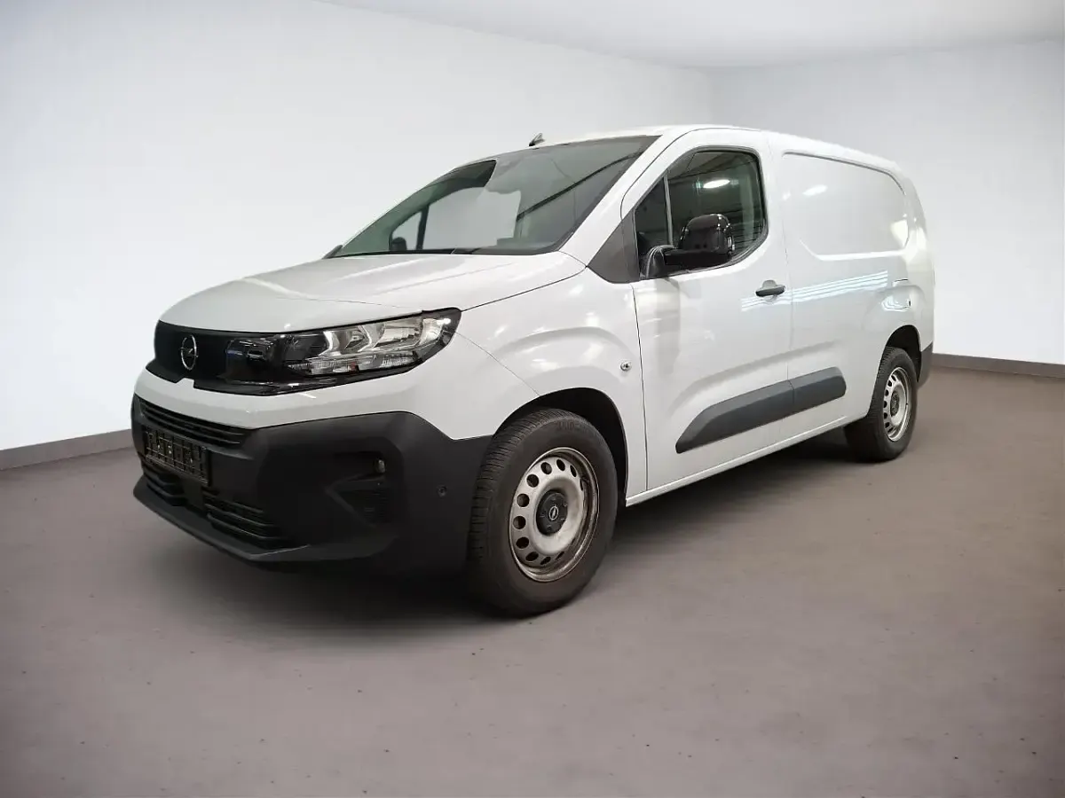 Używany Opel Combo Basis 131 KM (96 kW) 2025 Minivan