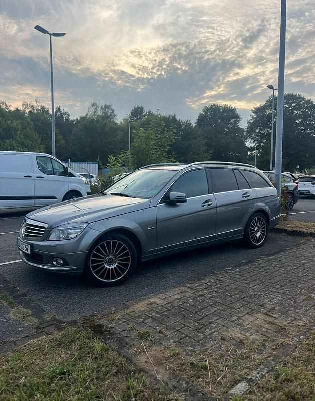 Grau Gebraucht 2009 Mercedes C200 Elegance Kombi | 5.400 € - Bild 1/4