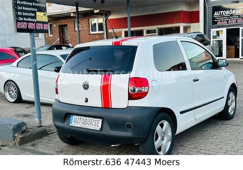 Gebraucht VW Fox 60 PS (44 kW) 2011 Weiß Kleinwagen