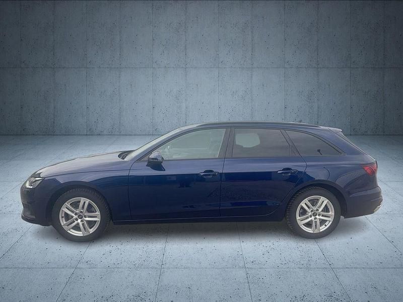 Gebraucht Audi A4 Basis 163 PS (119 kW) 2024 Navarrablau metallic Kombi