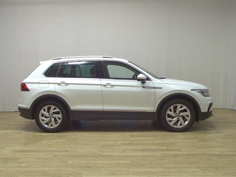 Weiss Gebraucht 2021 VW Tiguan Elegance SUV | 24.280 € (Fairer Preis) - Bild 1/4