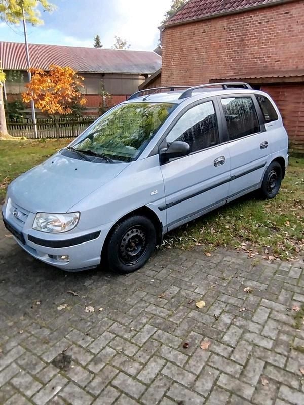 Grau Gebraucht 2002 Hyundai Matrix Van / Kleinbus | 990 € (Superpreis) - Bild 1/4