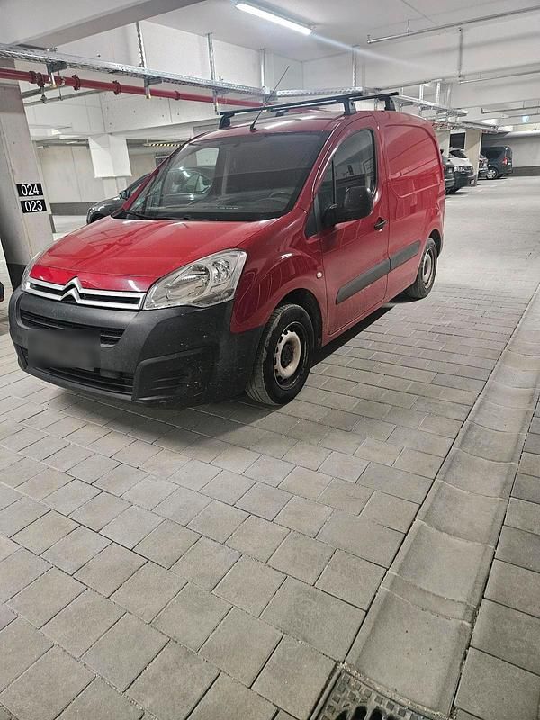 Rot Gebraucht 2018 Citroën Berlingo Van / Kleinbus | 4.999 € - Bild 1/4