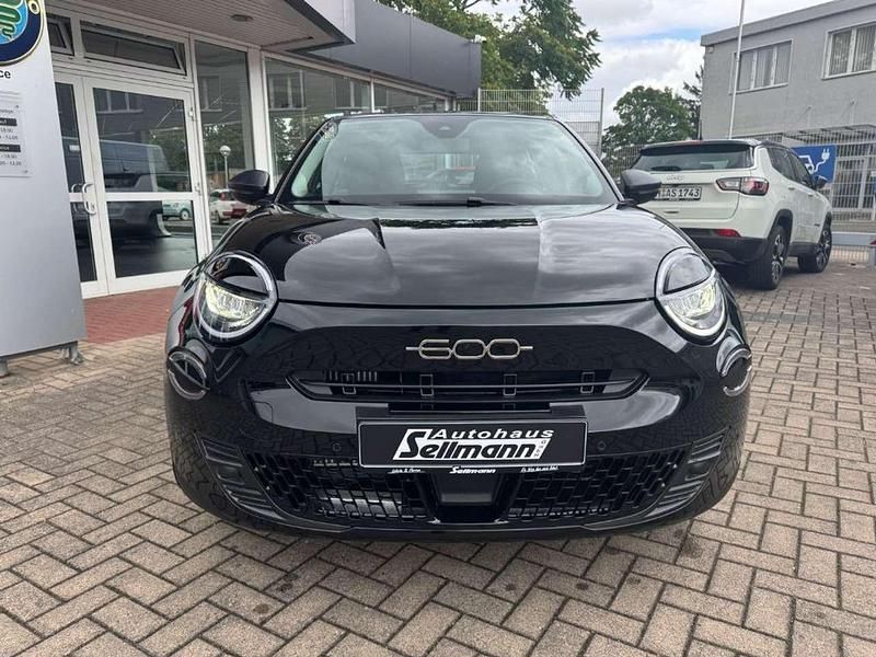 Gebraucht Fiat 600 101 PS (74 kW) 2025 Schwarz SUV
