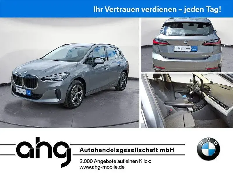 Gebraucht BMW 220 Active Tourer Sport Line 170 PS (125 kW) 2025 Van / Kleinbus