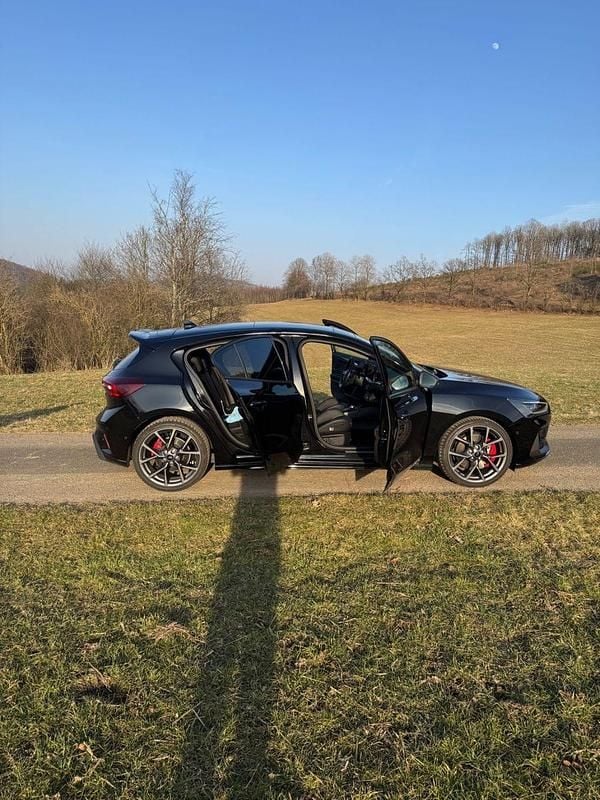 Gebraucht Ford Focus ST 280 PS (205 kW) 2024 Schwarz Limousine