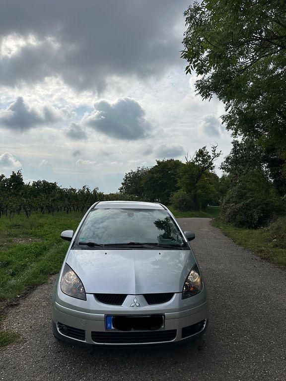 Grau Gebraucht 2008 Mitsubishi Colt Motion Limousine | 2.800 € (Fairer Preis) - Bild 1/4