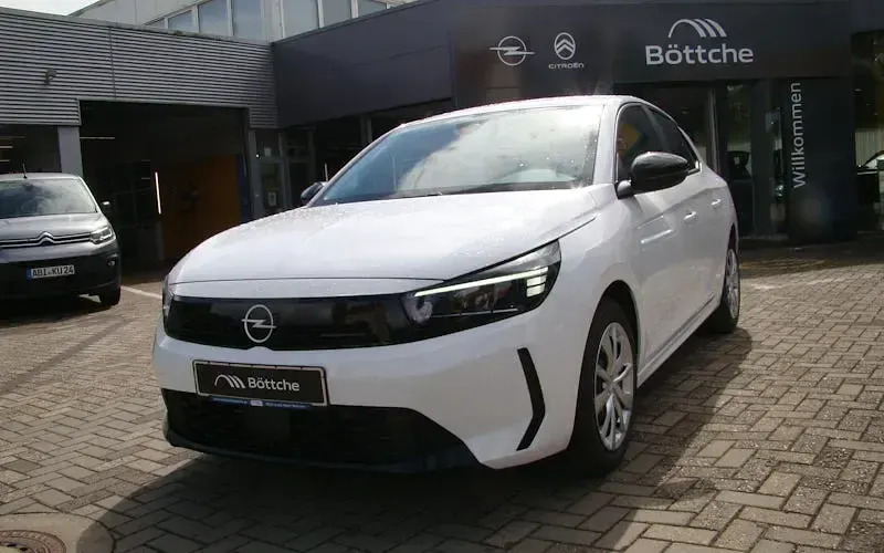 Używany Opel Corsa Edition 101 KM (74 kW) 2025 Hatchback