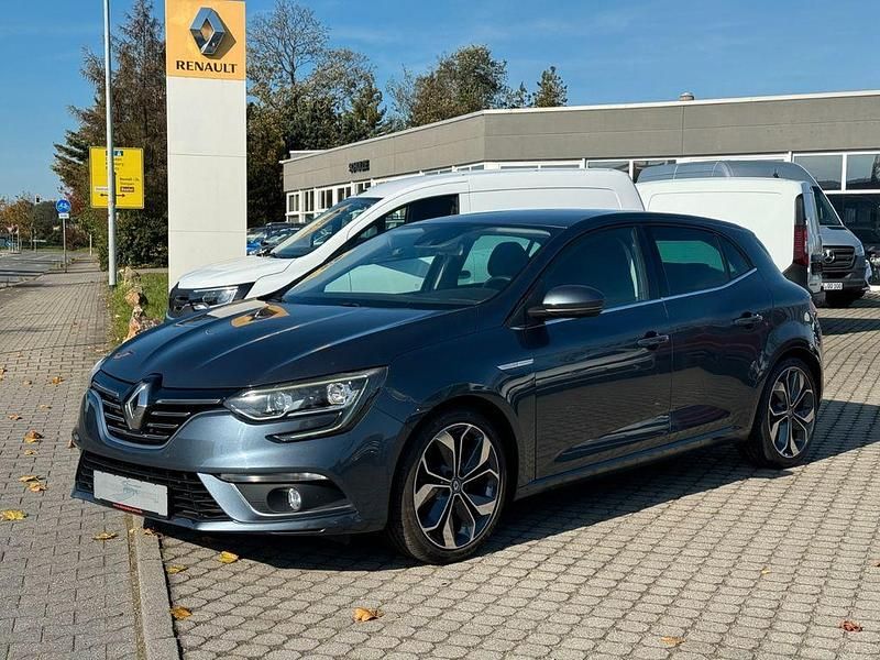 Grau Gebraucht 2016 Renault Mégane IV Intens Limousine | 11.985 € (Etwas zu teuer) - Bild 1/4