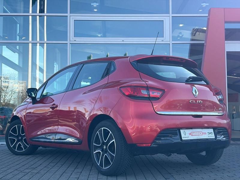 Gebraucht Renault Clio IV Dynamique 90 PS (66 kW) 2015 Rot Limousine