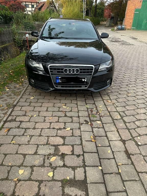 Schwarz Gebraucht 2011 Audi A4 S-Line Kombi | 6.999 € (Guter Preis) - Bild 1/4