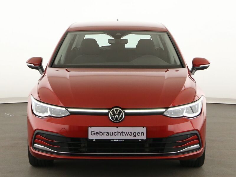 Gebraucht VW Golf VIII Style 131 PS (96 kW) 2021 Rot Limousine