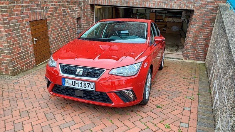 Rot Gebraucht 2018 Seat Ibiza Limousine | 8.999 € (Fairer Preis) - Bild 1/4