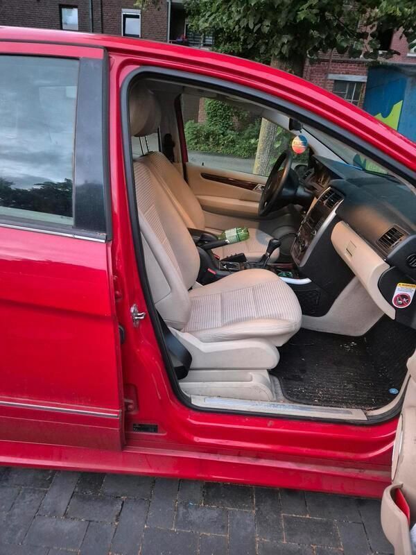 Rot Gebraucht 2008 Mercedes B200 Van / Kleinbus | 4.500 € (Fairer Preis) - Bild 1/4