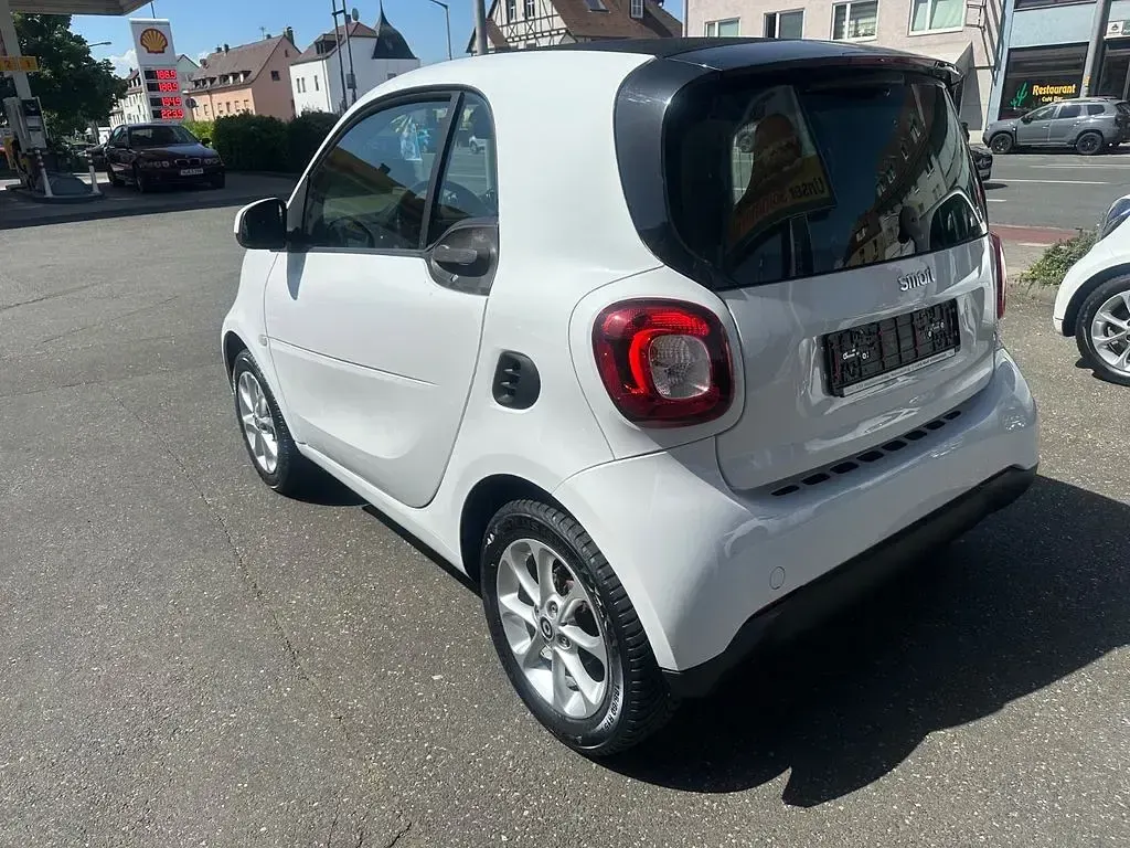 Gebraucht Smart ForTwo Coupé Basis 71 PS (52 kW) 2018 Weiß Coupé